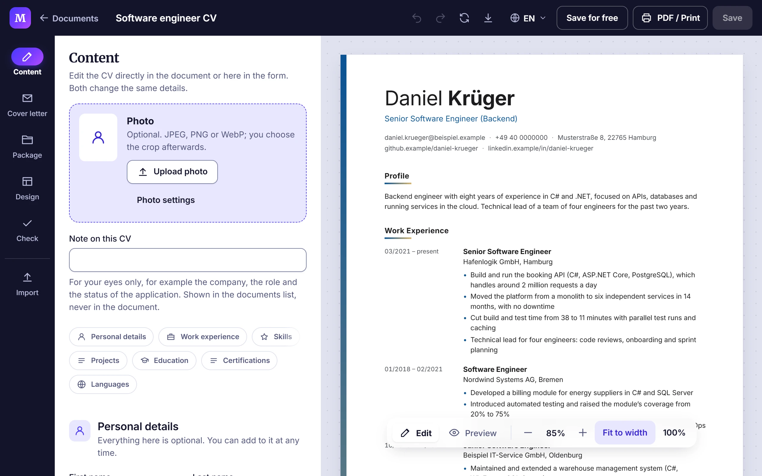 CV editor: form for personal data on the left, live preview of the CV on the right.